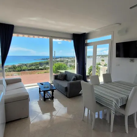 Felloniche On Seashore 아파트 *