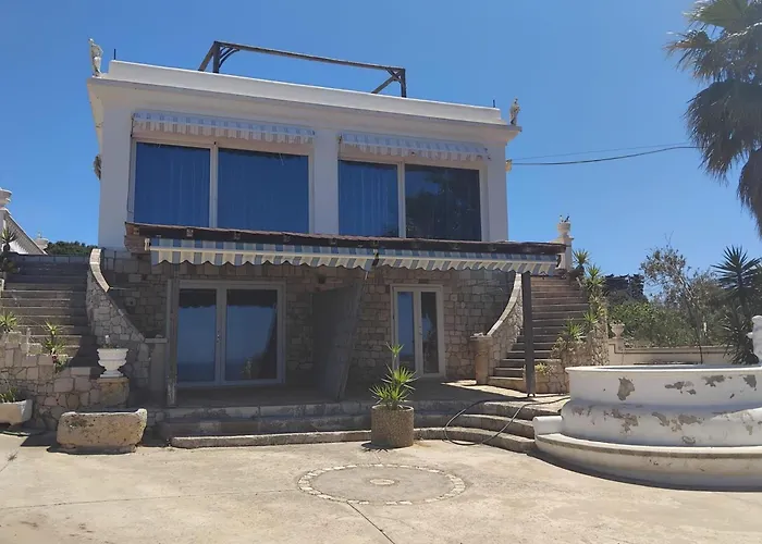 Felloniche On Seashore * Castrignano del Capo