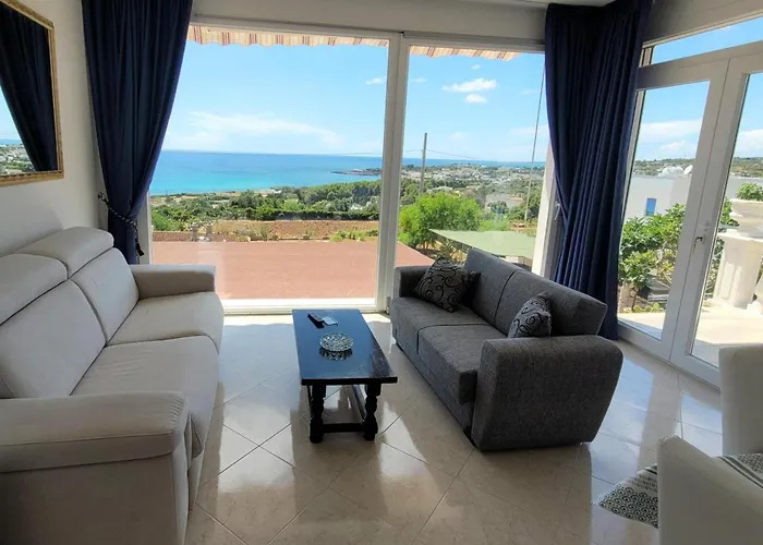 Felloniche On Seashore *