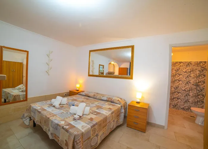 Apartment Felloniche On Seashore