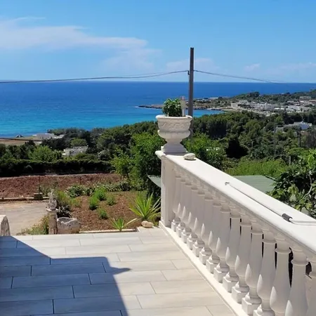 Felloniche On Seashore