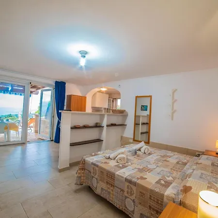 アパート Felloniche On Seashore カストリニャーノ・デル・カーポ