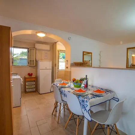 Apartament Felloniche On Seashore