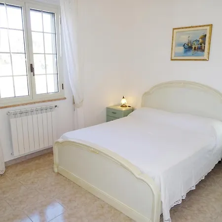 Felloniche On Seashore Apartament